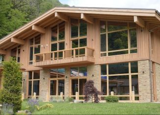 Продам дом, 650 м2, посёлок городского типа Красная Поляна, Дальняя улица