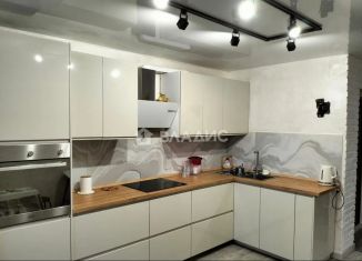 Сдается 2-ком. квартира, 52 м2, Тобольск, 7-й микрорайон, 37