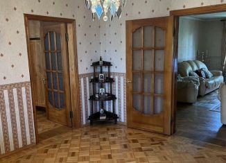 Продаю 4-комнатную квартиру, 100 м2, Ставрополь, улица Ленина, 272А, микрорайон № 6