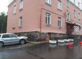 Продаю помещение свободного назначения, 81 м2, Мончегорск, проспект Металлургов, 33