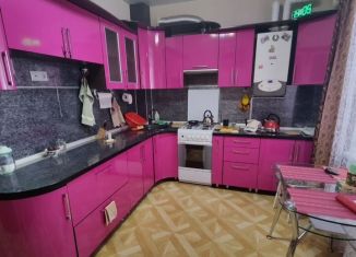 Продам 2-ком. квартиру, 60 м2, Лиски, улица Титова, 20