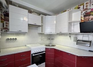 Продаю трехкомнатную квартиру, 61.8 м2, Сыктывкар, улица Димитрова, 46, Юго-Западный район