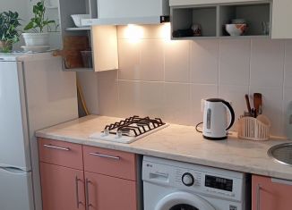 Сдаю в аренду 1-ком. квартиру, 39 м2, Кольчугино, Ульяновская улица, 35