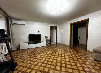 Продам 4-комнатную квартиру, 107.8 м2, Новотроицк, Советская улица, 82