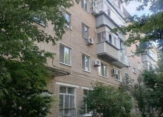 Продаю четырехкомнатную квартиру, 60 м2, Оренбург, Одесская улица, 140, Центральный район