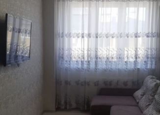 Сдаю 1-ком. квартиру, 40 м2, поселок городского типа Афипский, улица 50 лет Октября, 98/1