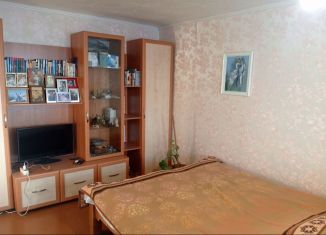 Однокомнатная квартира на продажу, 32.9 м2, Барнаул, улица Веры Кащеевой, 12