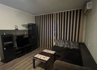 Сдам однокомнатную квартиру, 40 м2, Краснодар, улица имени Чехова, 4, микрорайон Дубинка