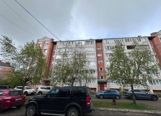 Продаю 2-комнатную квартиру, 74.4 м2, Вязьма, улица Покровского, 3А