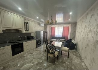 Сдам 2-ком. квартиру, 120 м2, посёлок городского типа Партенит, Приозёрная улица, 15