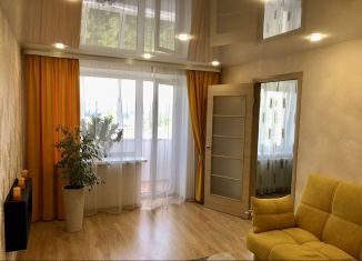 Продается 2-комнатная квартира, 44.1 м2, Златоуст, Трактовая улица, 1