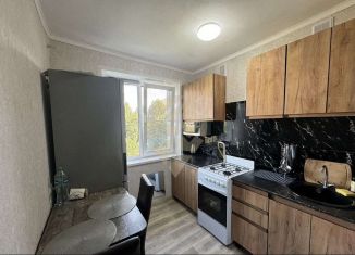 Продается 1-комнатная квартира, 30 м2, Старый Оскол, микрорайон Парковый, 8