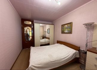 Трехкомнатная квартира на продажу, 70 м2, Армавир, 8-й микрорайон, 3/3