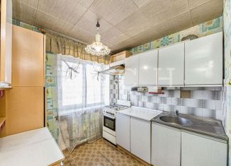 Продаю 2-комнатную квартиру, 42.3 м2, Челябинск, улица Горького, 57, Тракторозаводский район