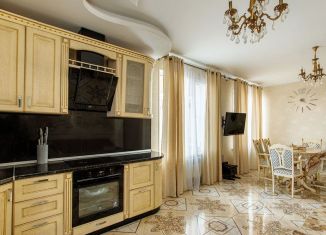 Продается 4-комнатная квартира, 100 м2, Сочи, улица 8 Марта, 13/1, микрорайон Центральный