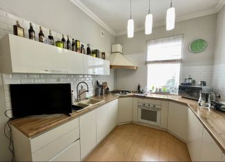 Продаю дом, 200 м2, Симферополь, улица Аметхан Султан, 106