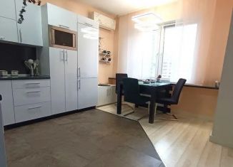 Сдам в аренду 1-ком. квартиру, 45 м2, Краснодар, улица Академика Лукьяненко, 26, микрорайон Микрохирургии глаза