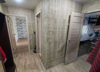 Продам трехкомнатную квартиру, 61 м2, Озёры, 1-й микрорайон, 17