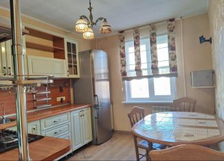 Продажа 3-ком. квартиры, 73 м2, Набережные Челны, улица Академика Королёва, 6