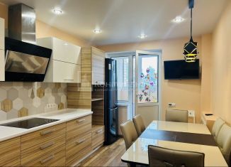 Продаю 3-ком. квартиру, 88 м2, Владимир, улица Нижняя Дуброва, 9, ЖК Орбита