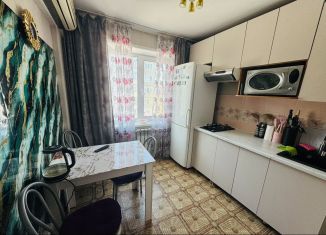 Сдам двухкомнатную квартиру, 50 м2, Благовещенск, улица Богдана Хмельницкого, 114