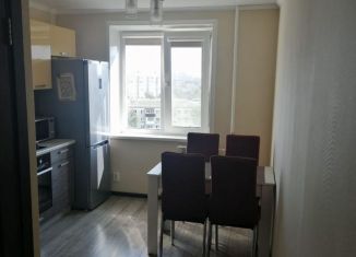 Сдаю в аренду двухкомнатную квартиру, 50 м2, Сызрань, улица Маршала Жукова, 328к2