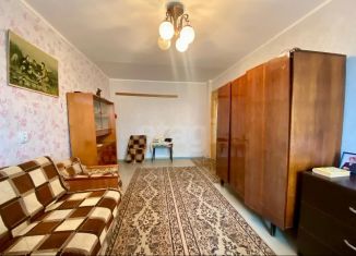 Продается 1-комнатная квартира, 33 м2, Порхов, улица Пушкина, 1