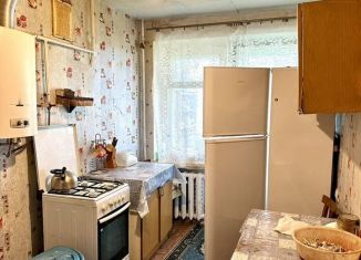 Продается 2-комнатная квартира, 46 м2, Боровичи, улица Энтузиастов, 16