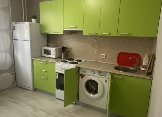 Сдается в аренду 1-комнатная квартира, 38 м2, Новороссийск, Суворовская улица, 77