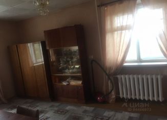 Сдается в аренду 1-комнатная квартира, 40 м2, Кыштым, улица Юлии Ичевой, 150А