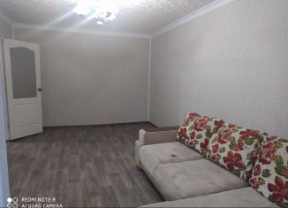 Сдам 1-комнатную квартиру, 38 м2, Грозный, улица Малаева