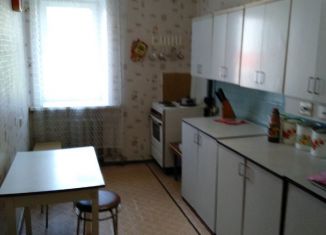 Продам четырехкомнатную квартиру, 77.9 м2, посёлок городского типа Боровский, Никольская площадь