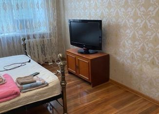 Сдам 1-комнатную квартиру, 40 м2, Кизляр, улица 40 лет Дагестана