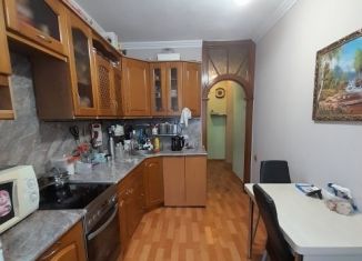 Продажа 3-комнатной квартиры, 65 м2, Тобольск, 8-й микрорайон, 45