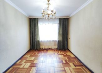 3-комнатная квартира на продажу, 70 м2, Нальчик, улица Калинина, 250А, район Александровка