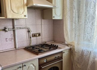 Сдам в аренду 2-комнатную квартиру, 49 м2, Краснодар, улица Курчатова, 12, улица Курчатова