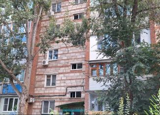 Продается двухкомнатная квартира, 51.1 м2, Астрахань, улица Николая Ветошникова, 12к1