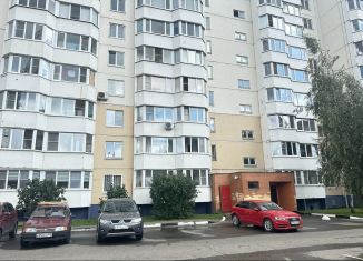 Продам 2-ком. квартиру, 52.7 м2, Чехов, улица Дружбы, 1А