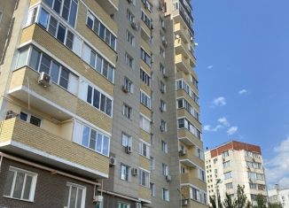 Продам 3-ком. квартиру, 72.7 м2, Астрахань, улица Валерии Барсовой, 17к2, Кировский район