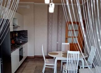 Сдается в аренду 2-ком. квартира, 80 м2, Курск, улица Максима Горького, 50, Центральный округ