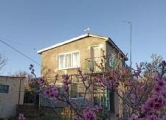 Продам дом, 72 м2, посёлок городского типа Новоозёрное, Центральная площадь