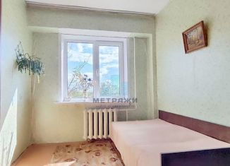 Продам 4-комнатную квартиру, 59 м2, Калуга, улица Гурьянова, 9