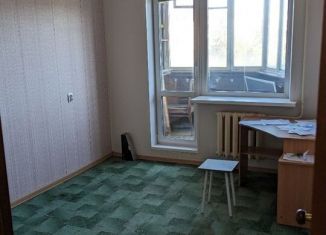 Сдам 1-ком. квартиру, 36 м2, Североморск, улица Колышкина, 1А