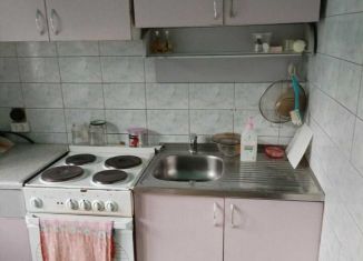 Продается трехкомнатная квартира, 60 м2, Екатеринбург, улица Кузнецова, 14, метро Уралмаш