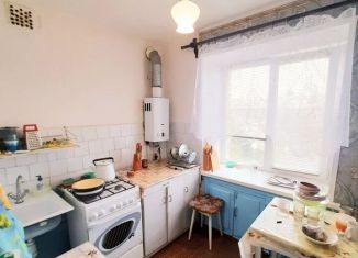 Продажа трехкомнатной квартиры, 52 м2, Коми, улица Гагарина, 9