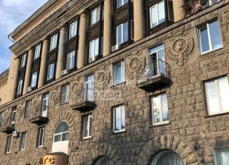 Продаю трехкомнатную квартиру, 73 м2, Магнитогорск, проспект Металлургов, 6