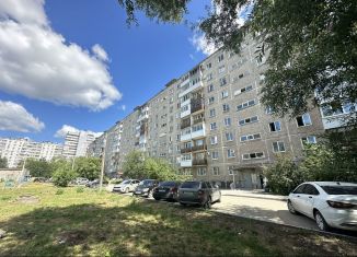 Продается трехкомнатная квартира, 61 м2, Пермский край, улица Комиссара Пожарского, 10