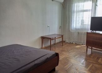 Двухкомнатная квартира в аренду, 64 м2, Волгоград, улица 7-й Гвардейской, 7, Центральный район