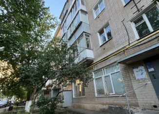 Продам 2-ком. квартиру, 47 м2, Оренбургская область, Туркестанская улица, 13А