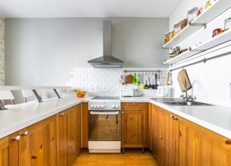 2-ком. квартира на продажу, 82.7 м2, поселок Бугры, Полевая улица, 16